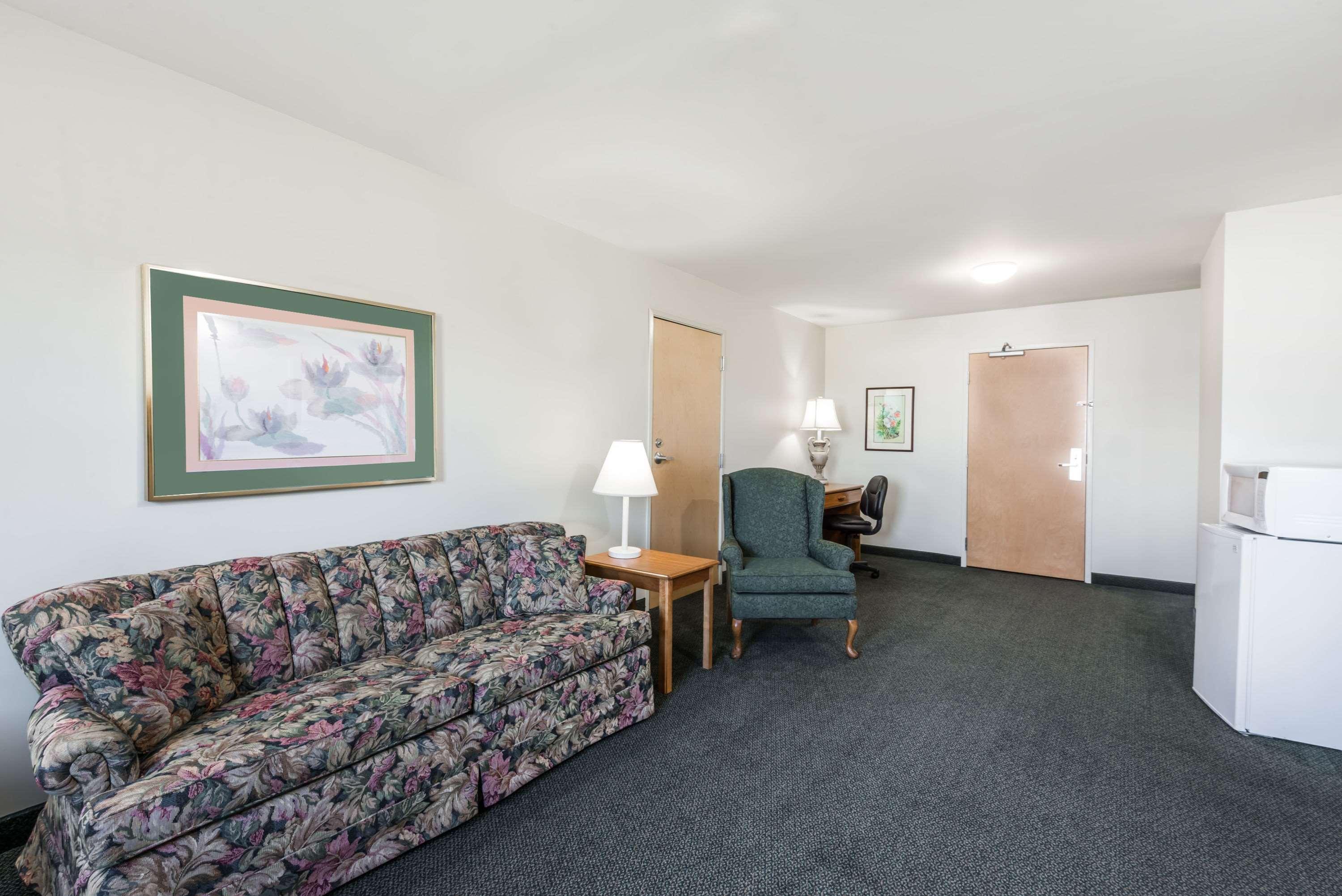 Отель Super 8 By Wyndham Hagerstown/Halfway Area Экстерьер фото
